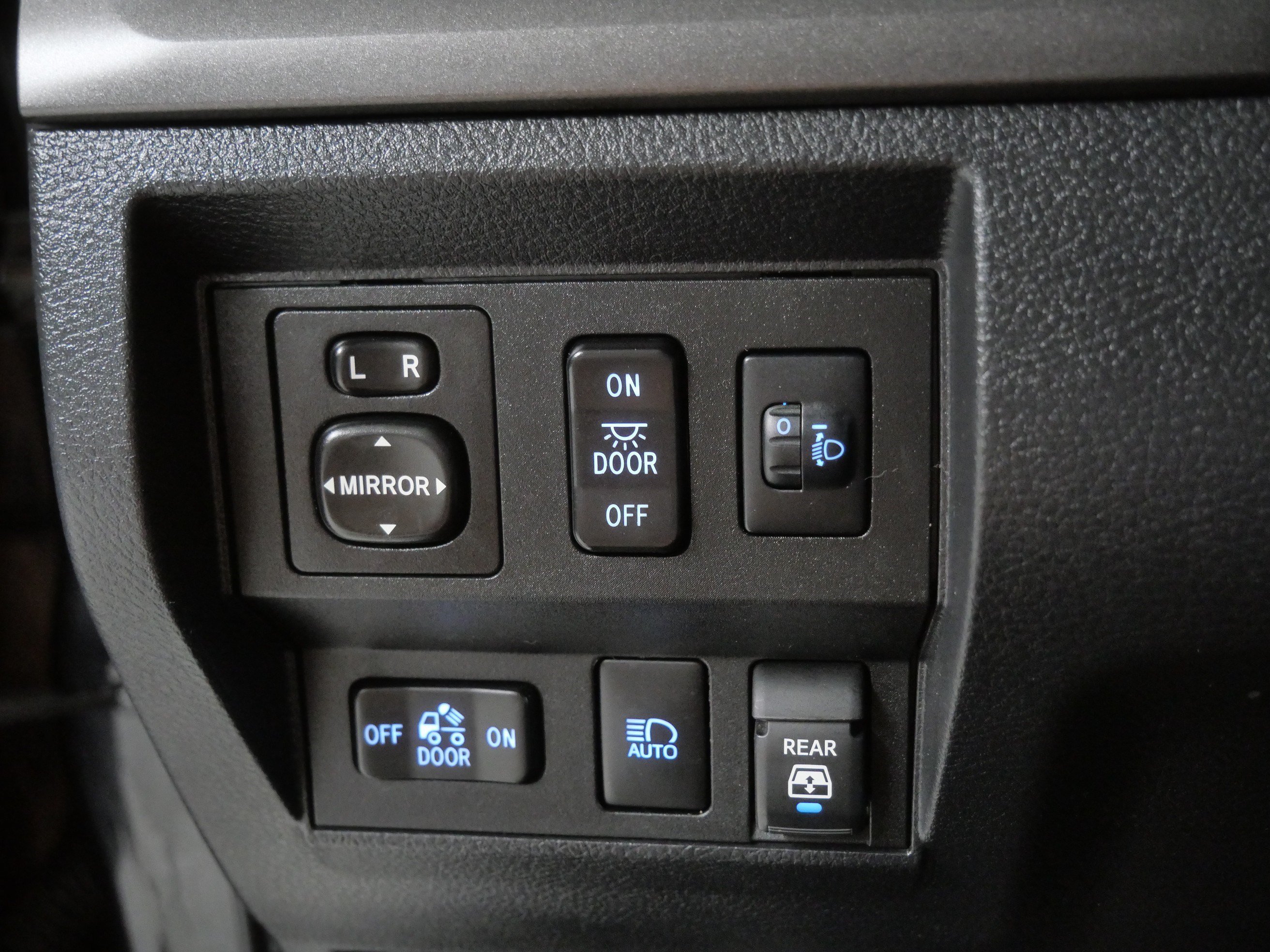 Certified Used 2020 Midnight Black Metallic Toyota SR5 image 26