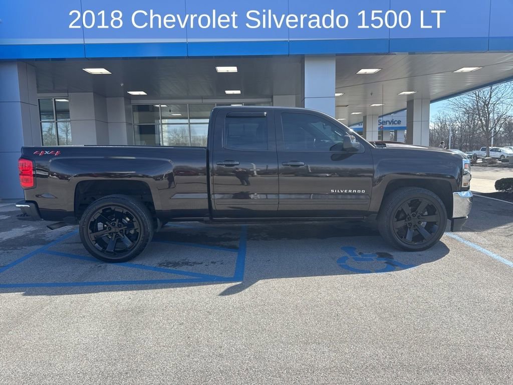 Used 2018 Chevrolet Silverado 1500 LT with VIN 1GCVKREC6JZ243297 for sale in Mooresville, IN