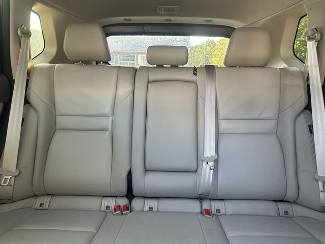 Used 2023 White Nissan SL image 28