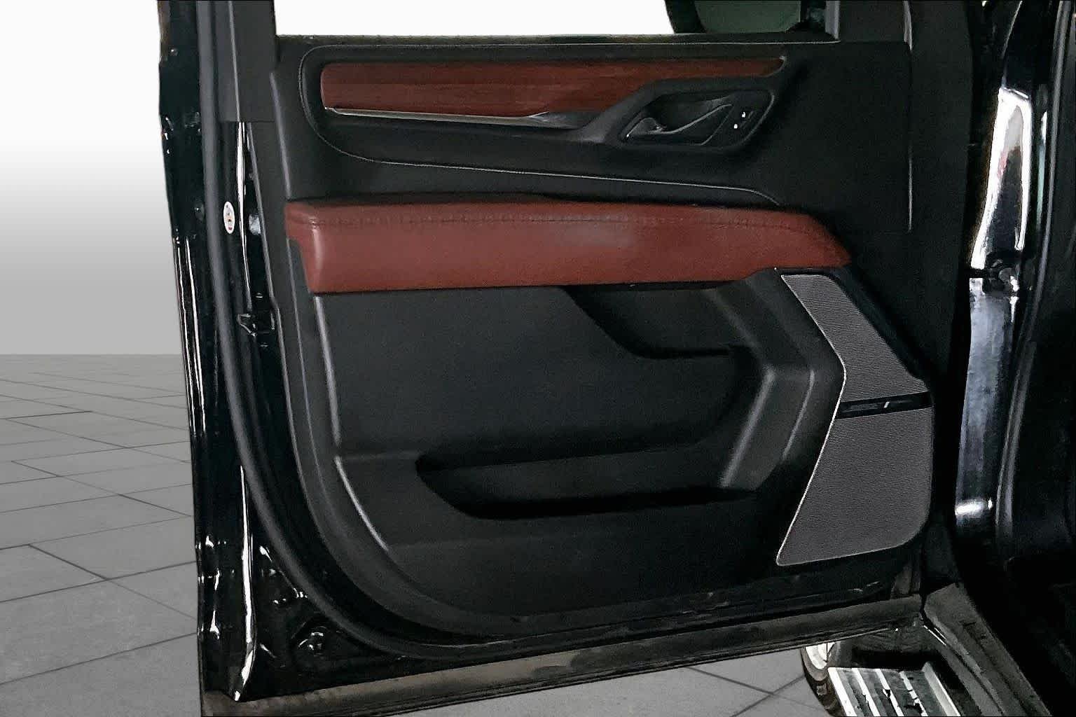 Used 2023 Onyx Black GMC Denali Ultimate image 41