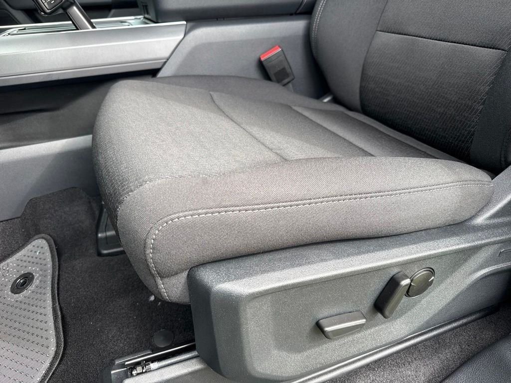 New 2026 Agate Black Metallic Ford XLT image 14