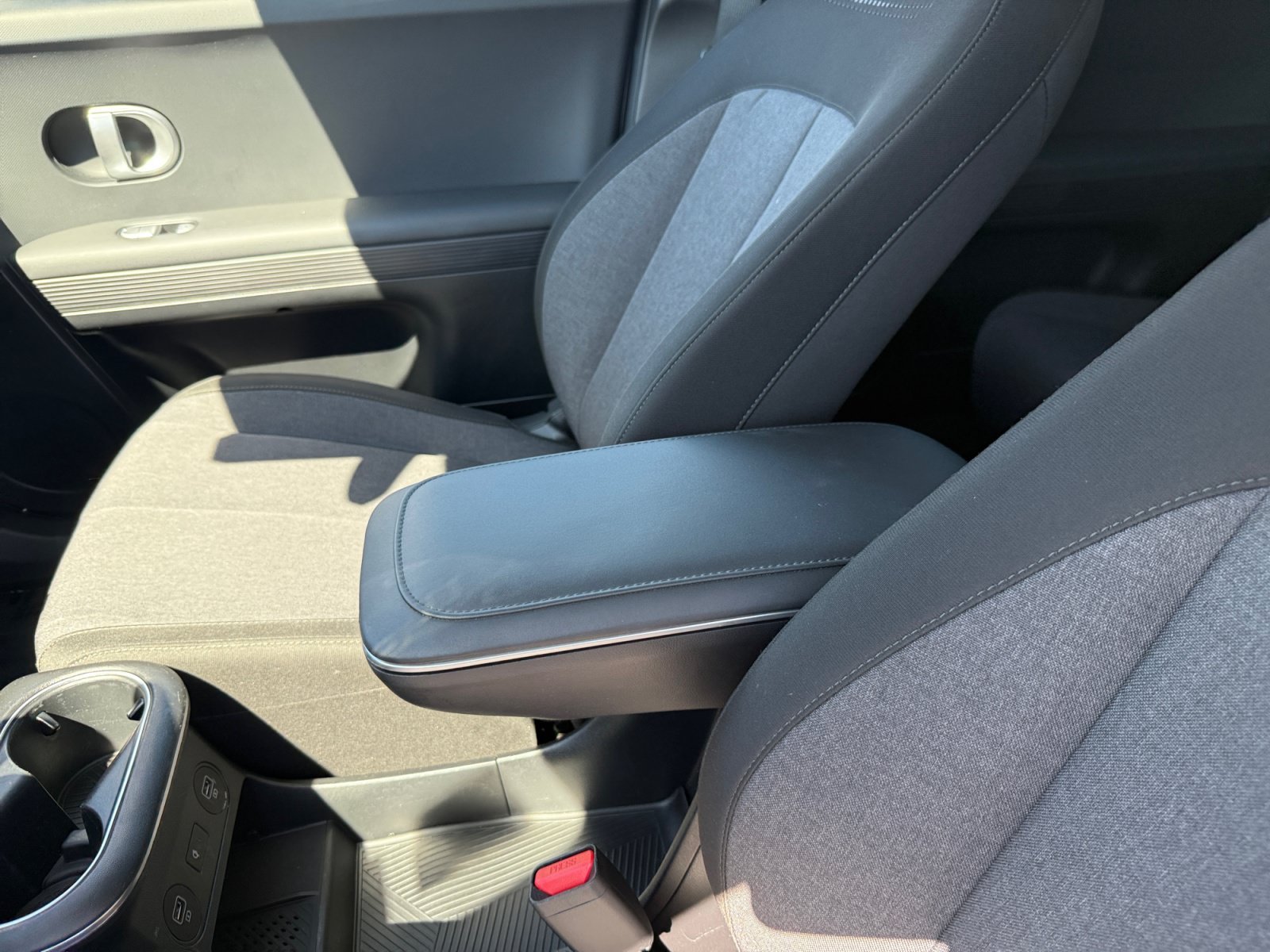 Certified Used 2024 Atlas White Hyundai SEL image 14