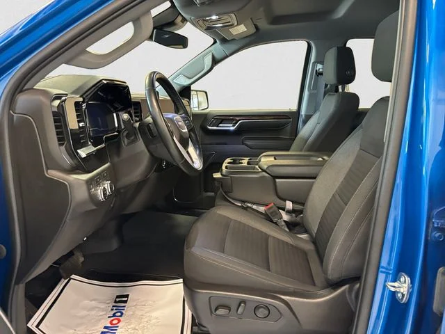 Used 2023 Blue GMC Elevation image 10