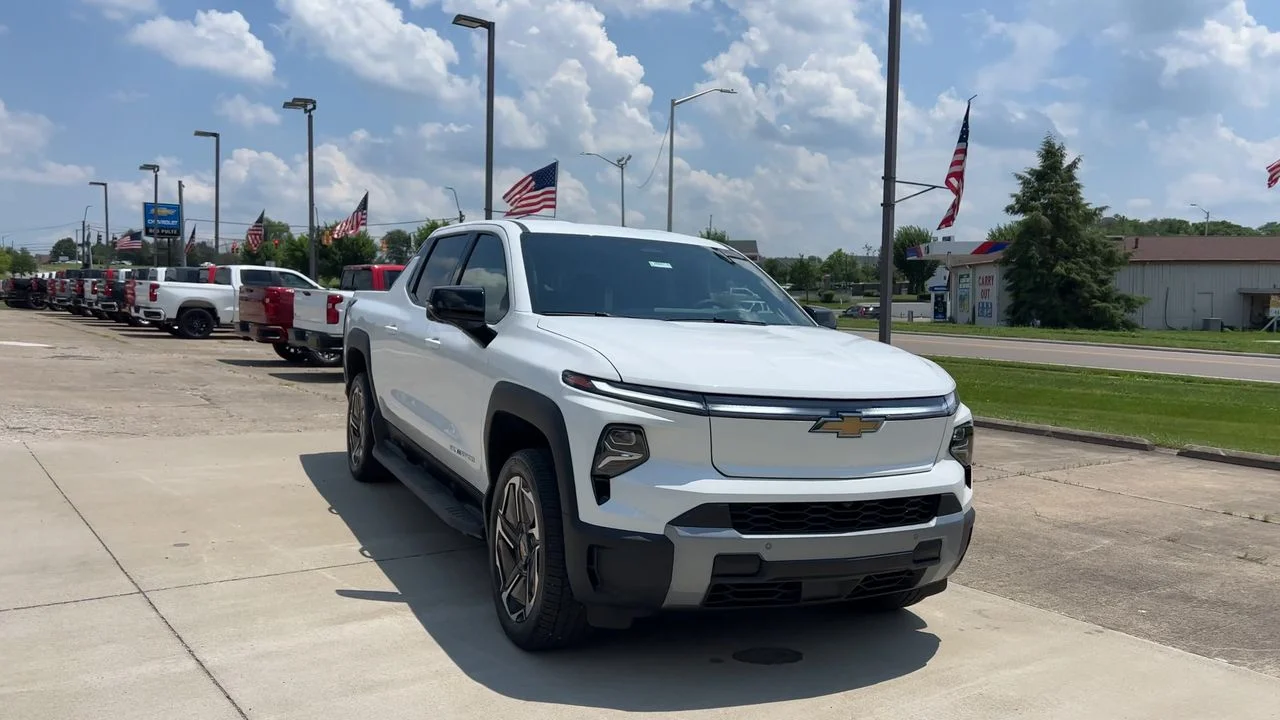 2026 Chevrolet Silverado EV LT - Photo 62