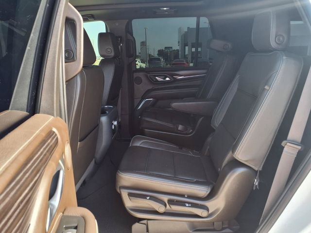 Used 2022 White GMC Denali image 23