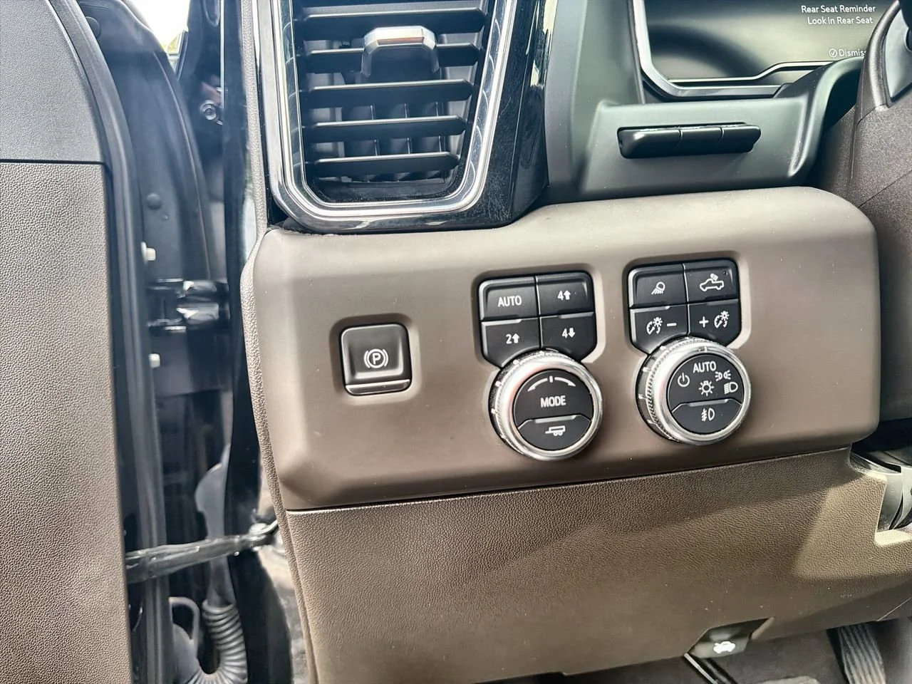 Used 2024 Onyx Black GMC Denali image 15