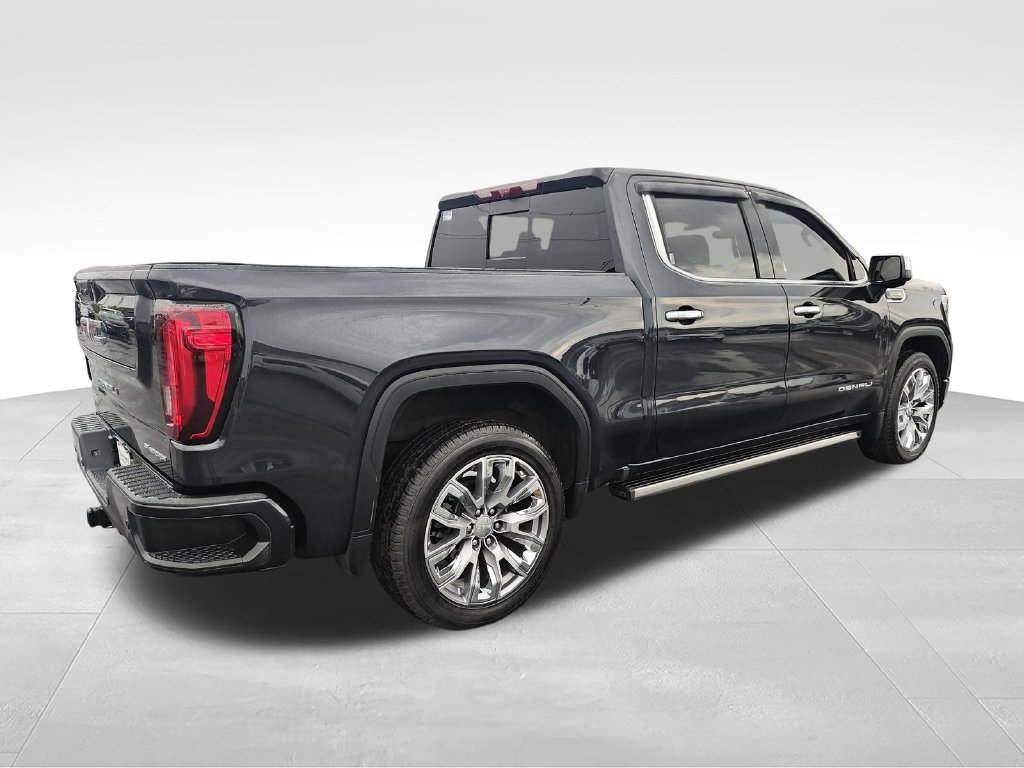 Used 2022 Silver GMC Denali image 5