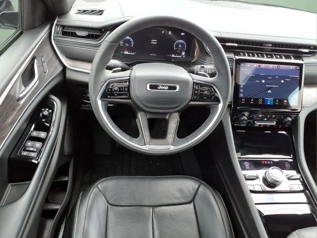 Used 2023 Silver Jeep Overland image 17