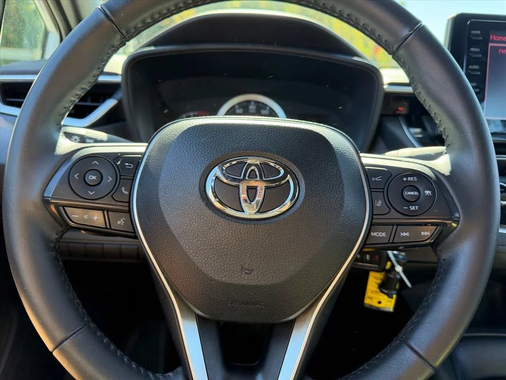 Used 2022 White Toyota SE Nightshade image 18