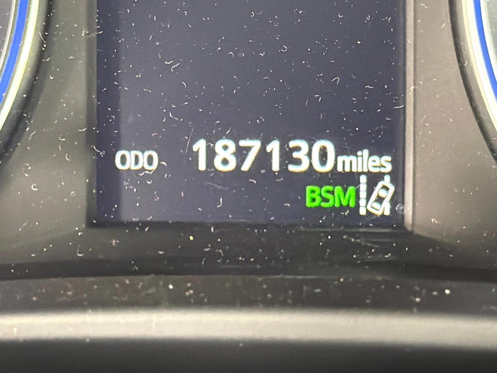 Used 2019 Predawn Gray Mica Toyota XLE image 30
