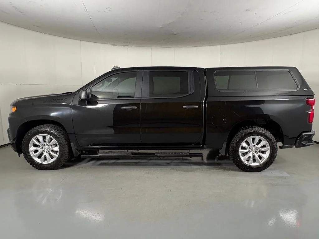 Used 2020 Black Chevrolet Custom image 6