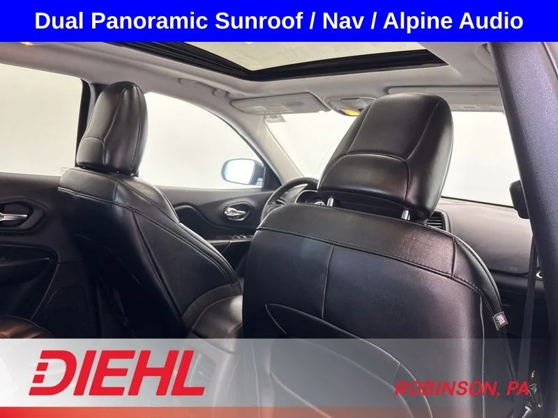 Used 2022 Silver Jeep Trailhawk image 14