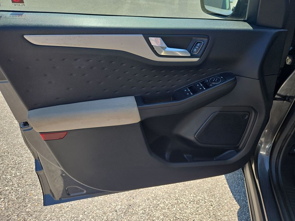 Used 2020 Magnetic Ford SE image 11