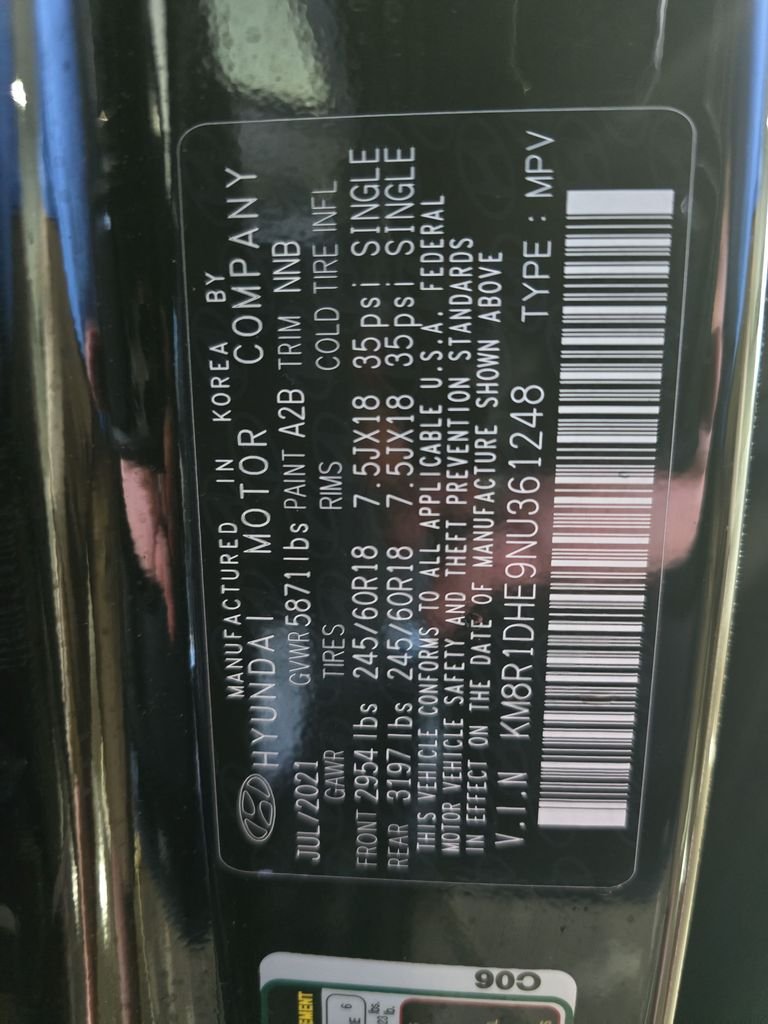 Used 2022 Black Hyundai SE image 24