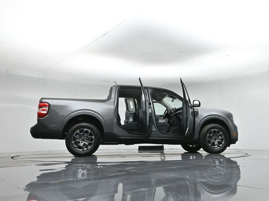 New 2026 Carbonized Gray Metallic Ford XLT image 49