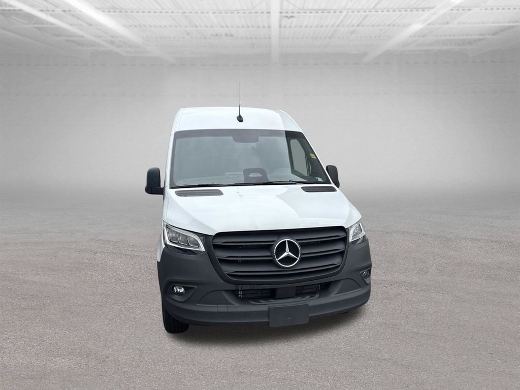 Used 2025 White Mercedes-Benz Cargo 144 WB image 15