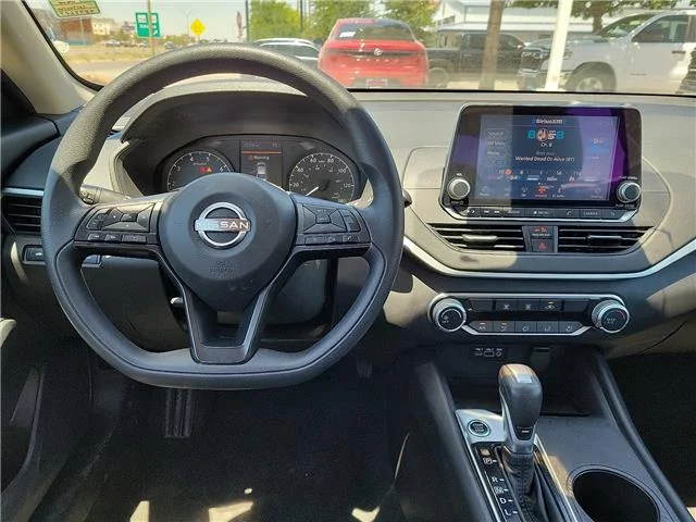 Used 2025 Glacier White Nissan S image 5