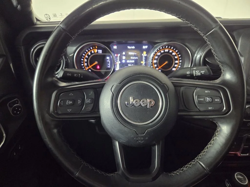 Used 2022 Granite Crystal Metallic Clearcoat Jeep Altitude image 15