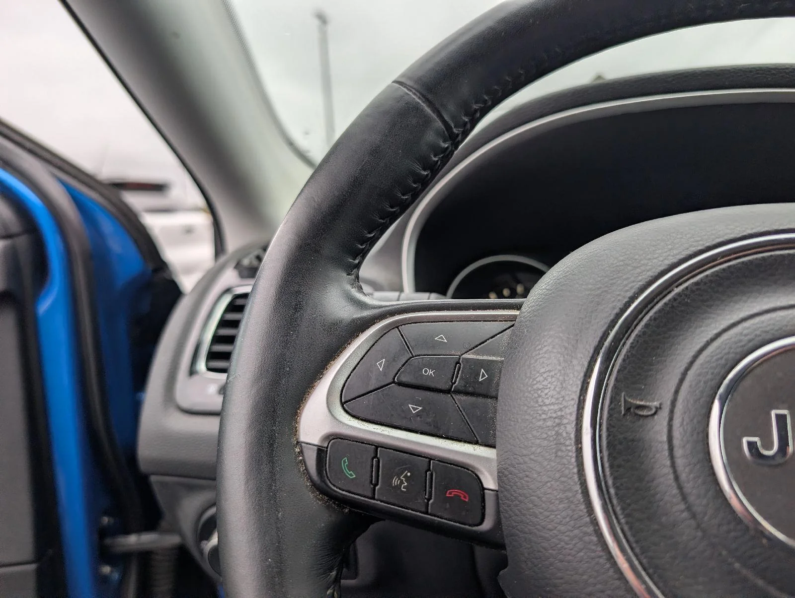 Used 2018 Laser Blue Pearlcoat Jeep Altitude image 14