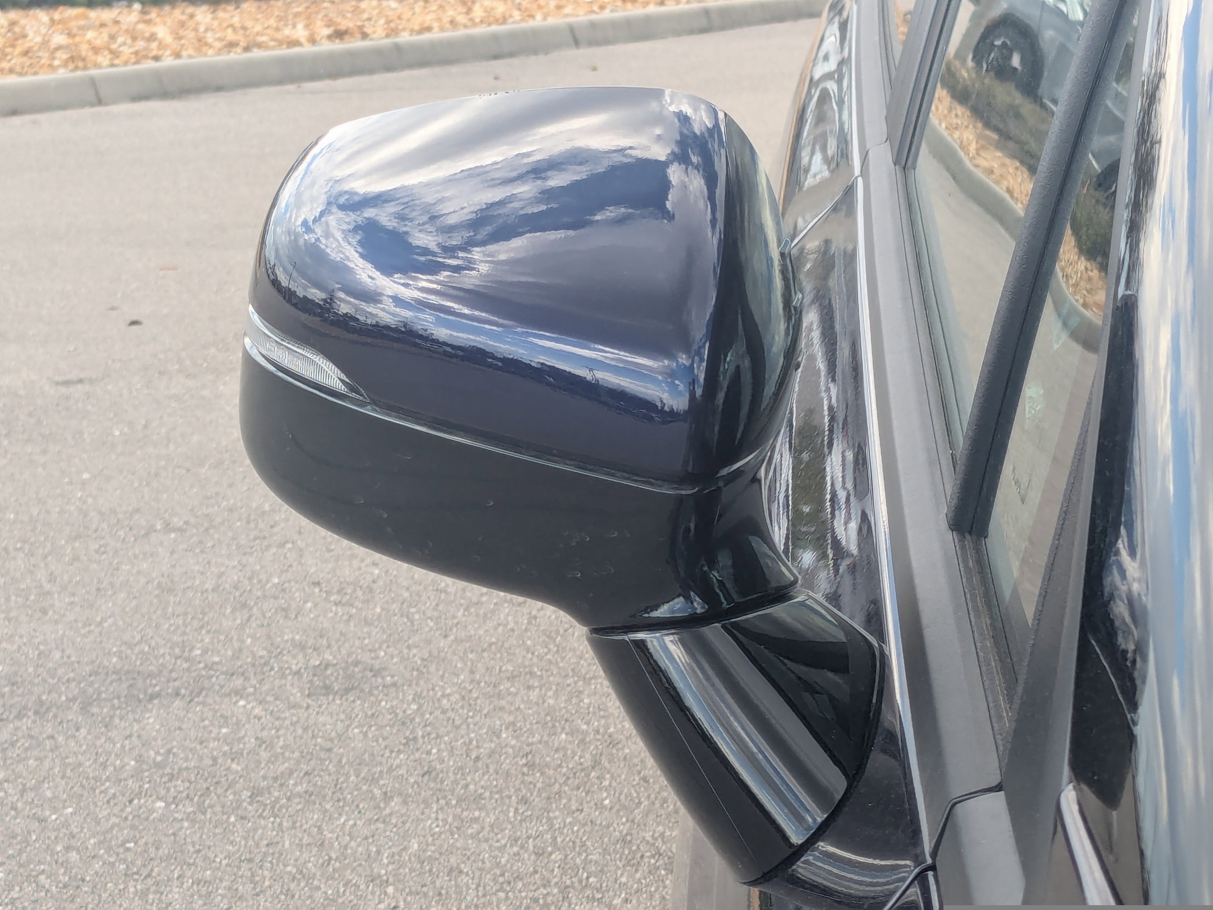 New 2026 Deep Chroma Blue Kia EX image 13