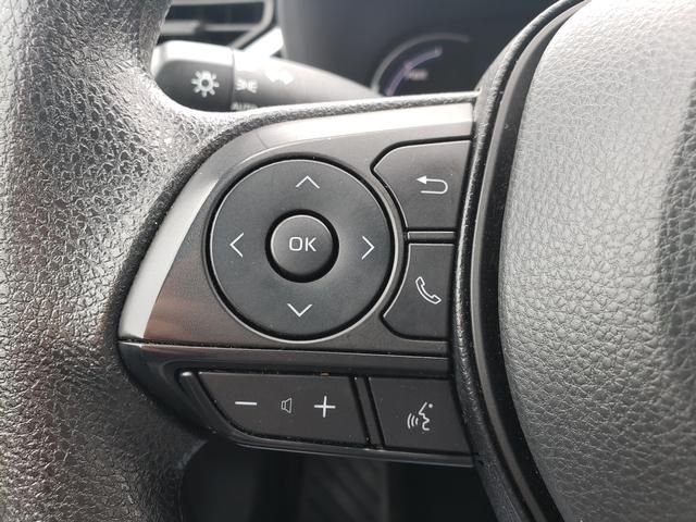 Used 2025 White Toyota XLE image 22