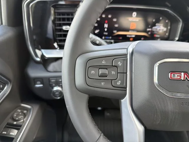 New 2026 Summit White GMC SLE image 29