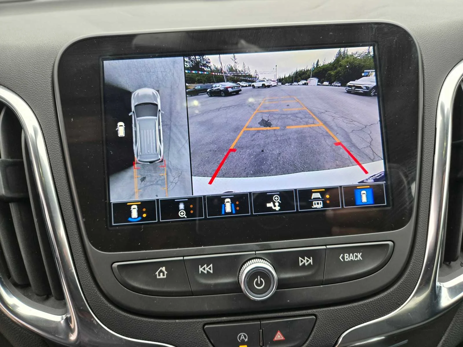 Used 2024 Summit White Chevrolet LT image 12