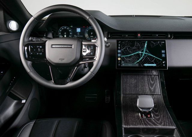 Certified Used 2025 Santorini Black Metallic Land Rover Dynamic image 11