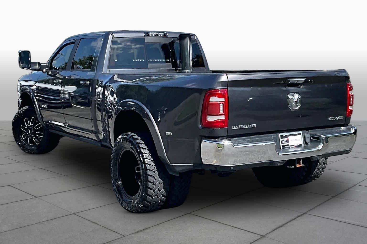 Used 2021 Granite Crystal Metallic Clearcoat Ram Laramie image 12