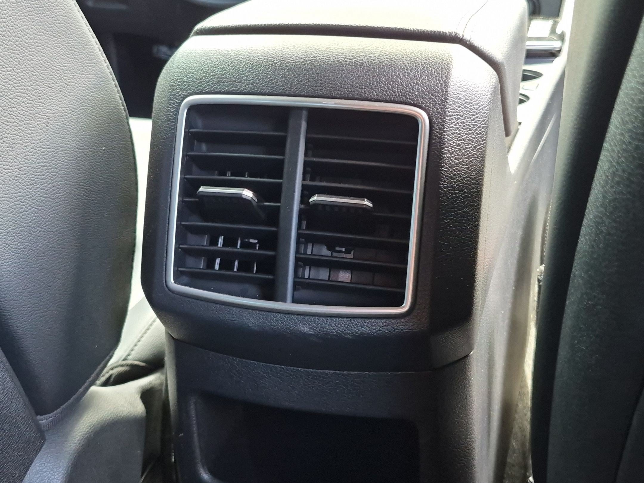 Used 2024 Wolf Gray Kia X-Line image 27