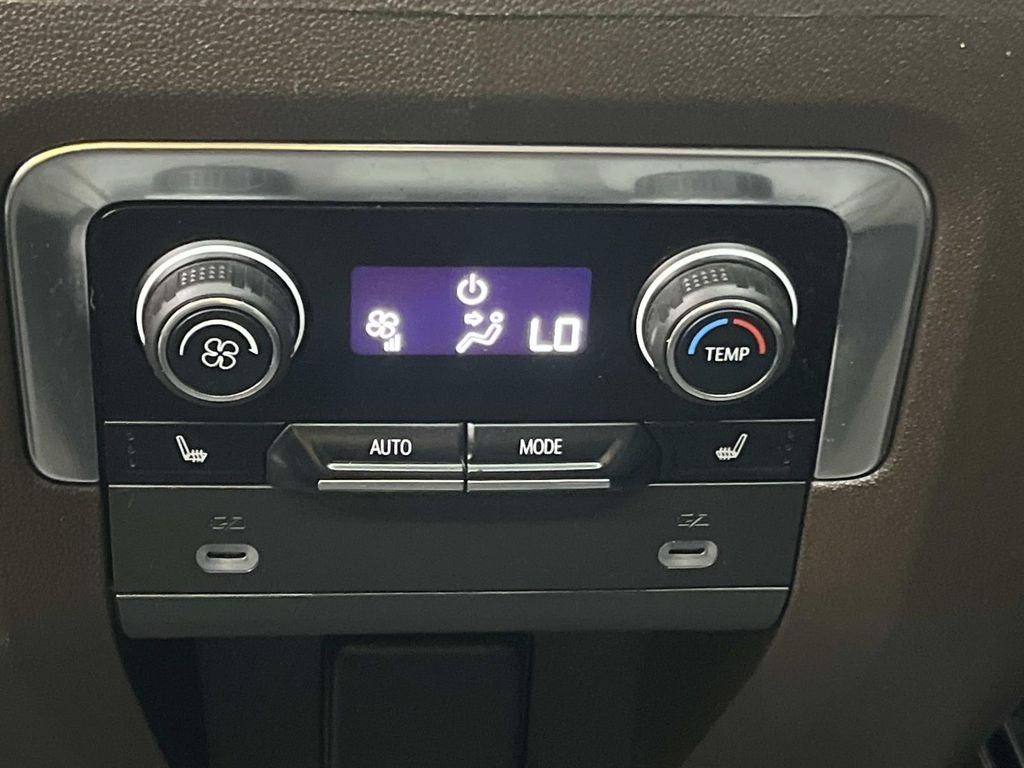 Used 2024 Summit White Chevrolet Z71 image 15