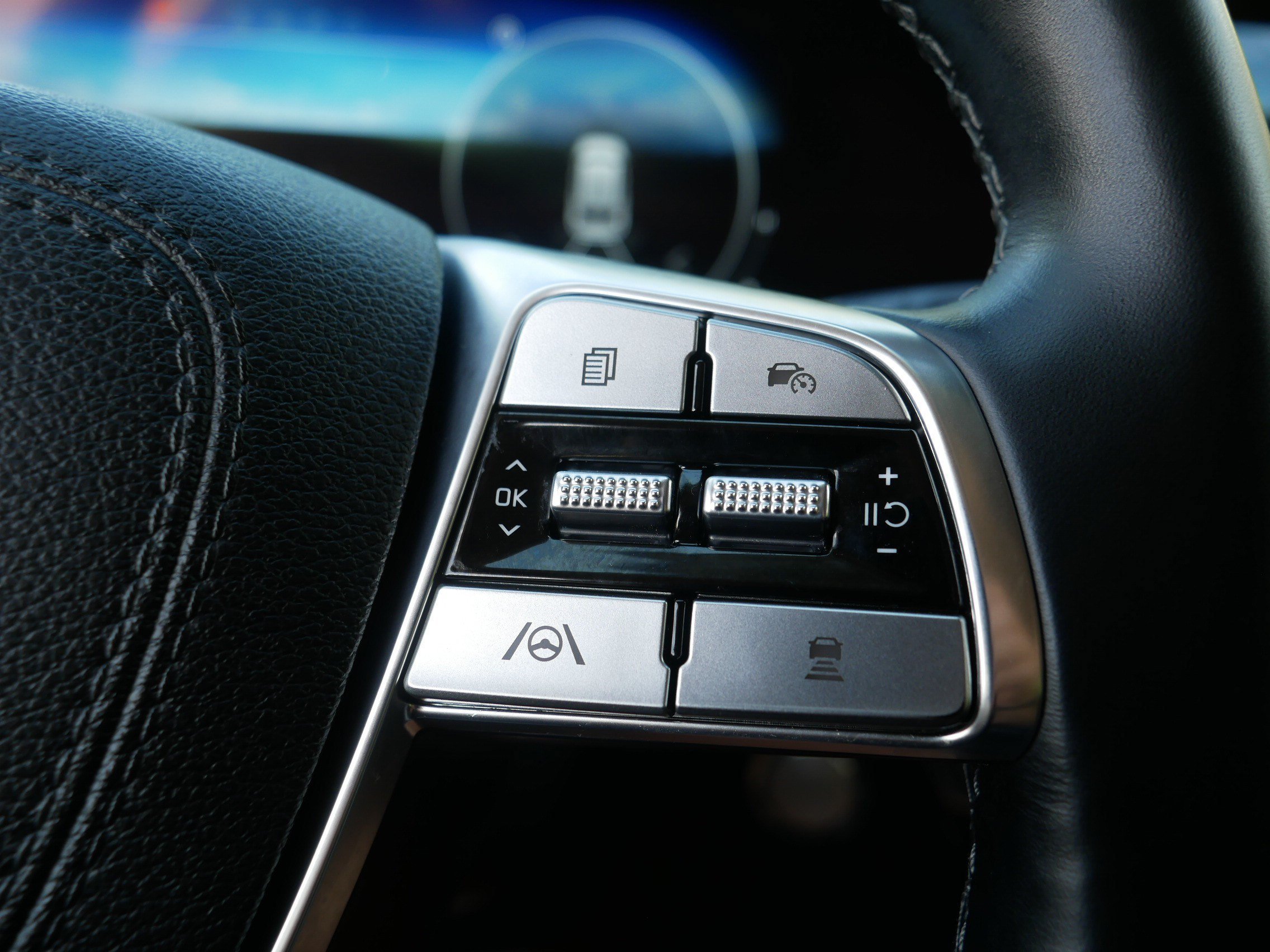 Certified Used 2024 Glacial White Pearl Kia SX image 29