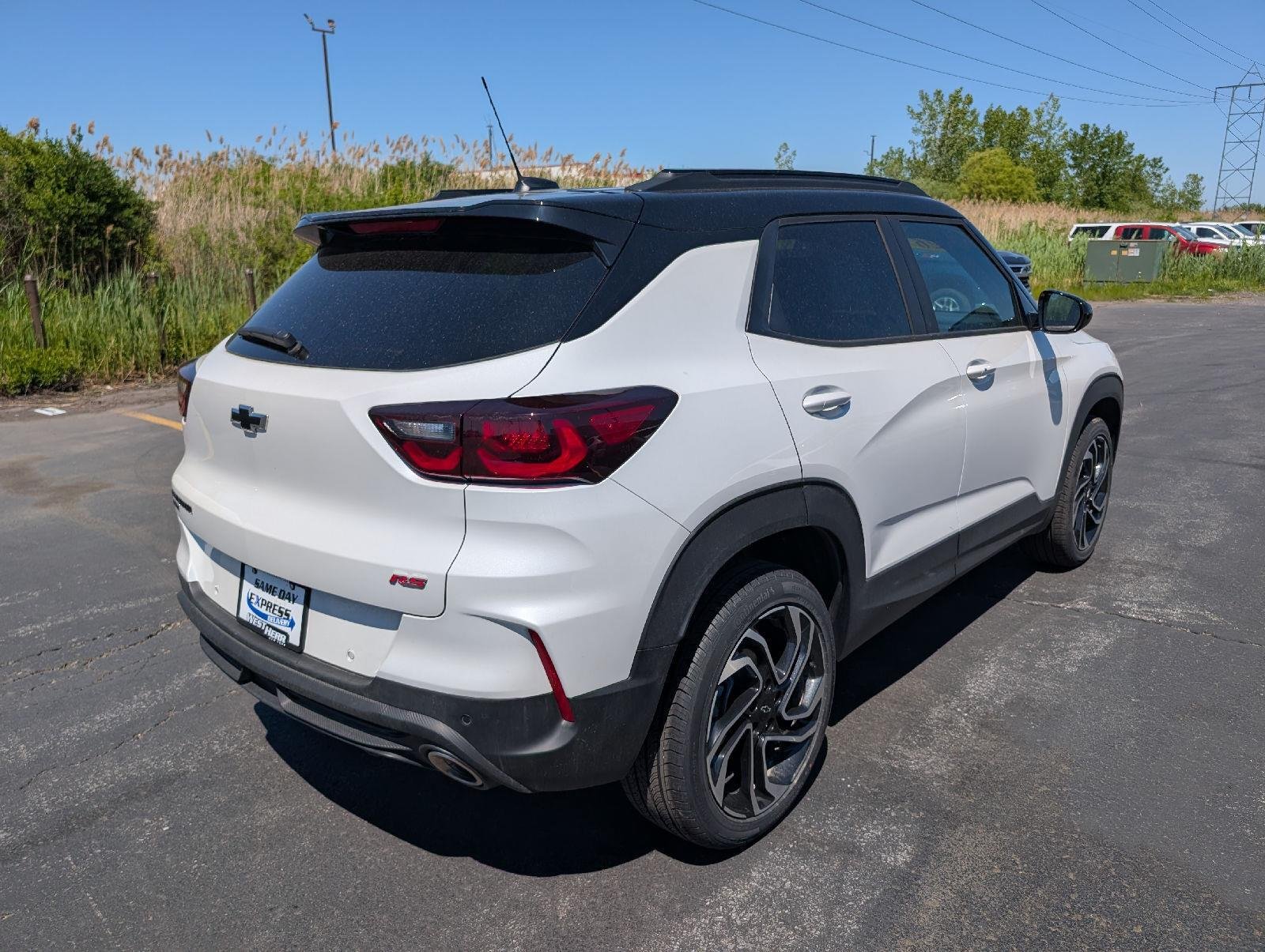 Used 2026 Pearl Chevrolet RS image 8