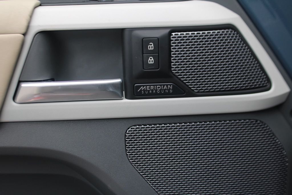 2022 Land Rover Defender X-Dynamic SE - Photo 12