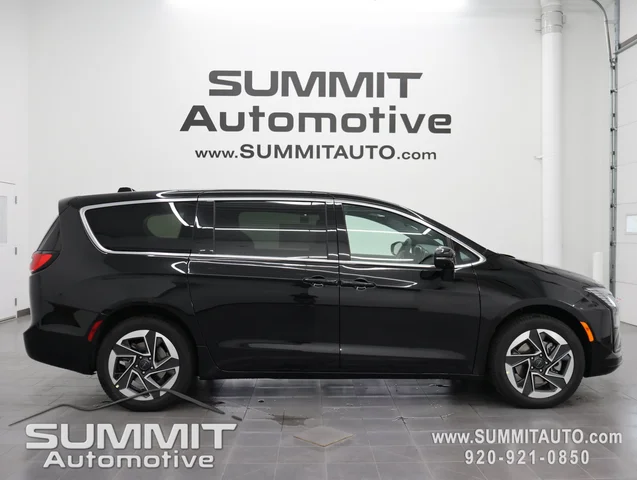 2027 Chrysler Pacifica Limited