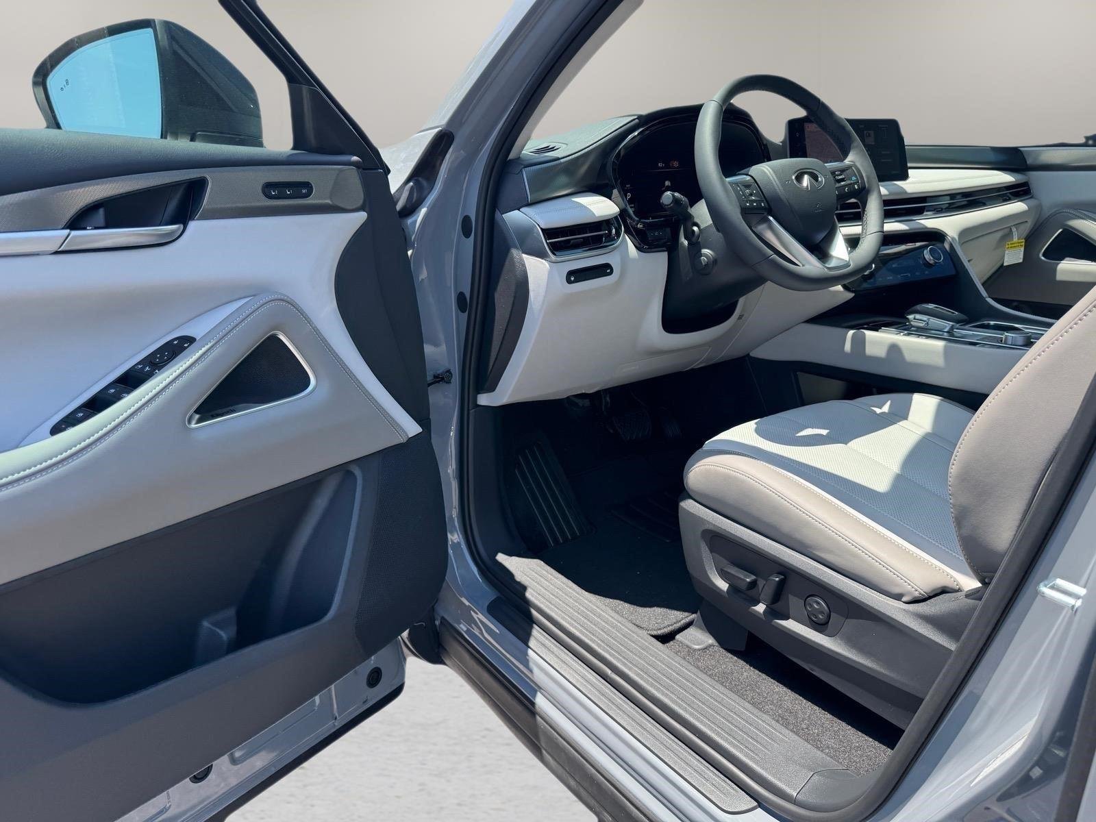 New 2027 HARBOR GRAY INFINITI Luxe FWD image 16