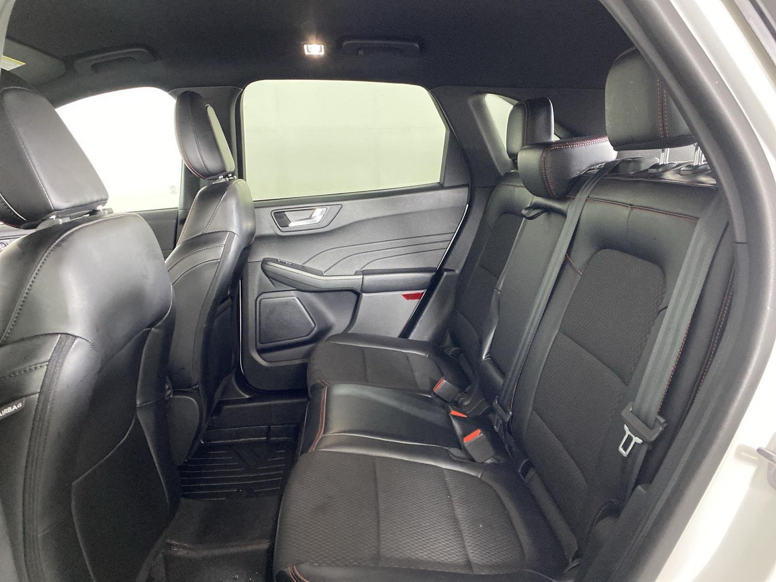 Used 2023 Star White Metallic Tri-Coat Ford ST-Line image 22