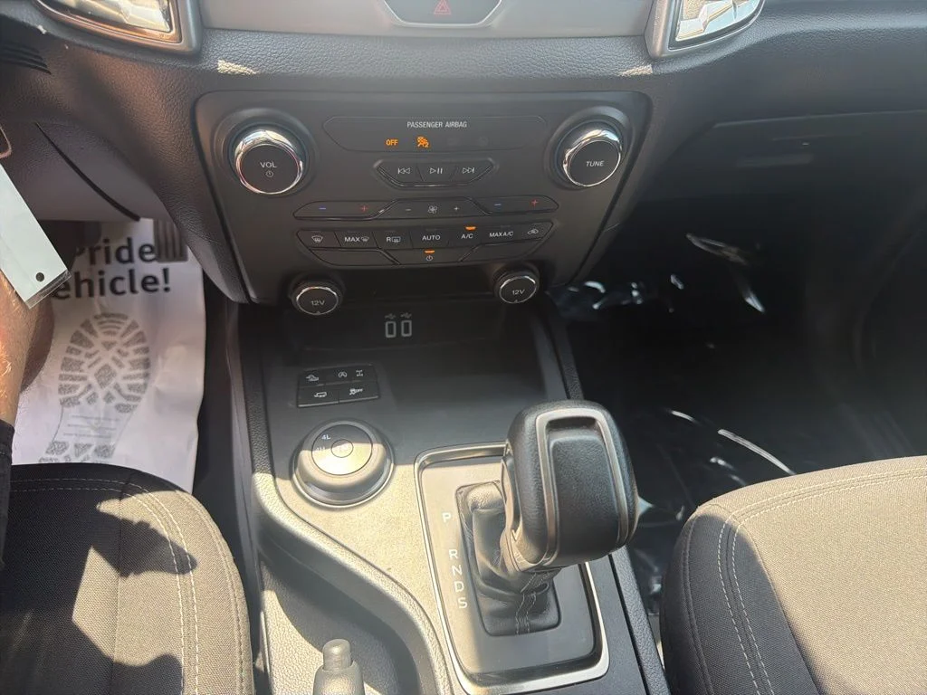 Certified Used 2021 Oxford White Ford XLT image 34