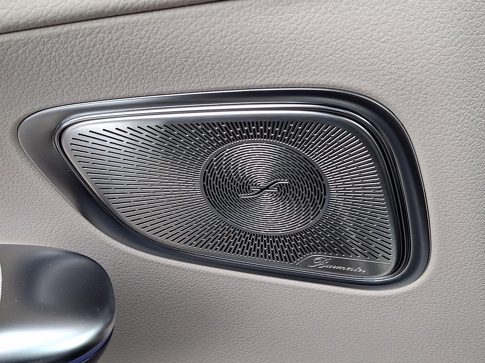 New 2026 Graphite Grey Metallic Mercedes-Benz GLC 300 image 14