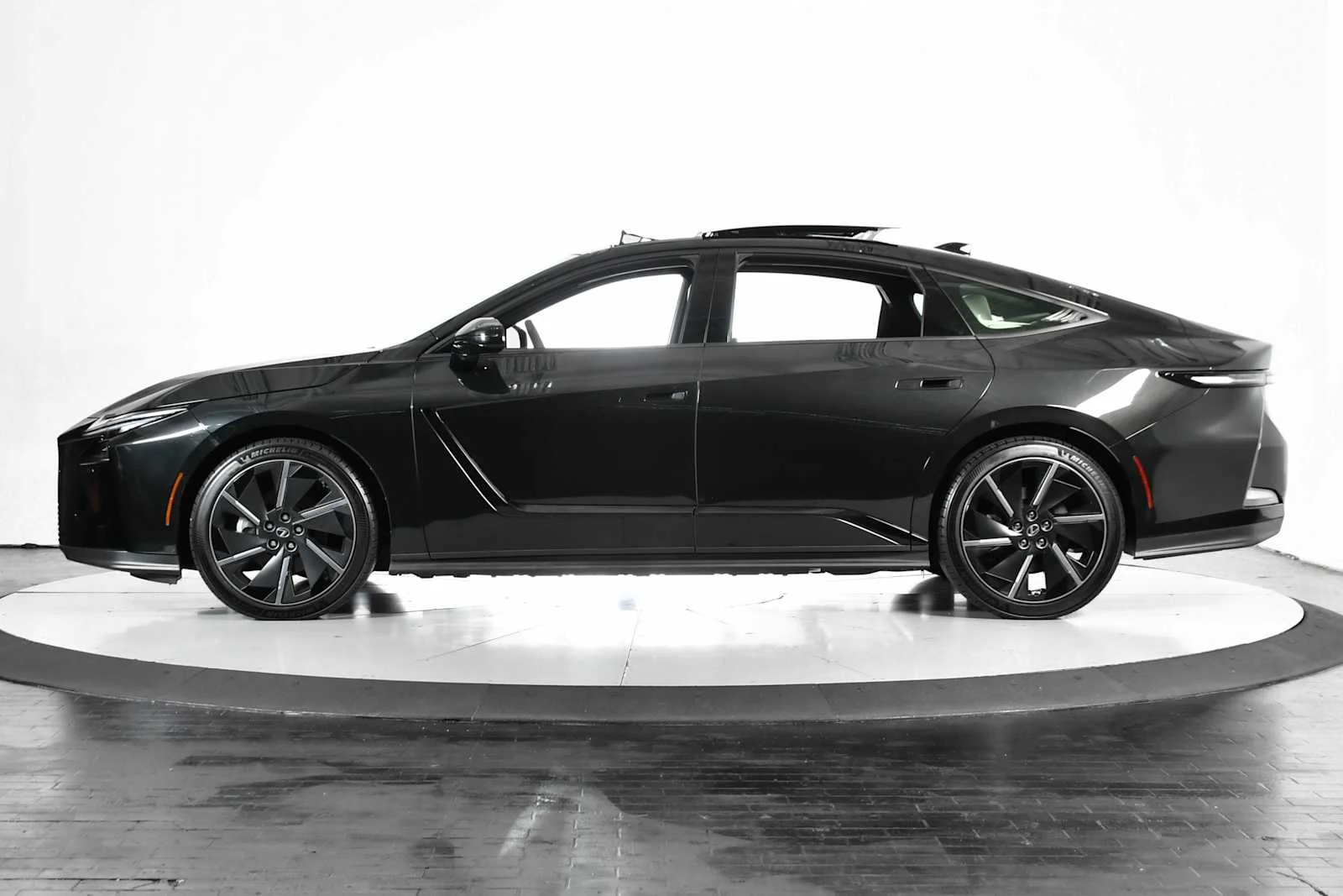 Certified Used 2026 CAVIAR Lexus Premium image 2