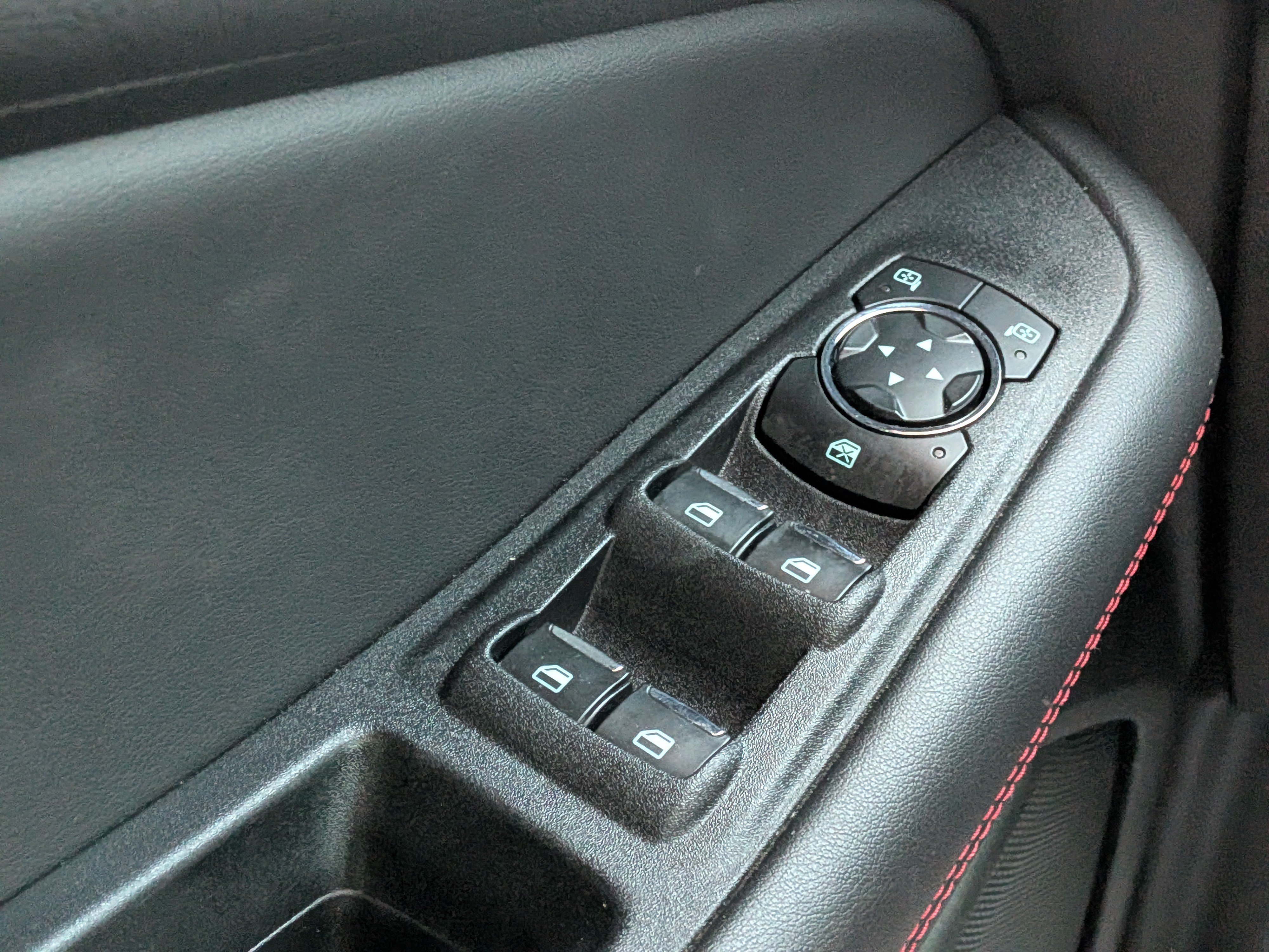 Used 2024 Rapid Red Metallic Tinted Clearcoat Ford ST-Line image 24