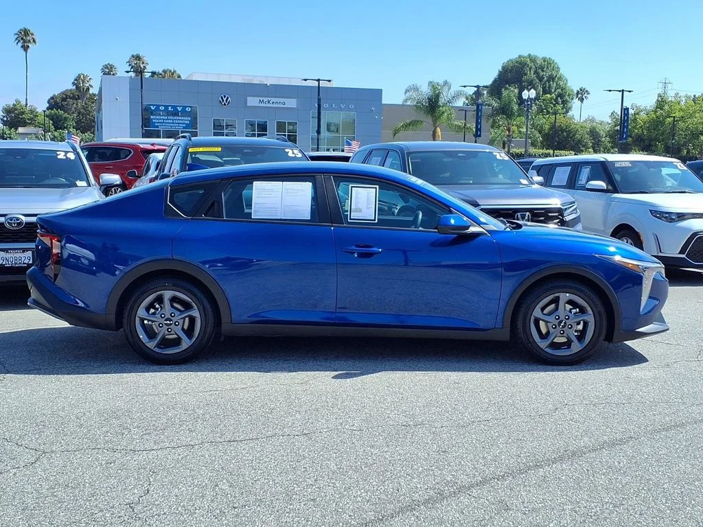 Used 2025 Blue Kia LXS image 5