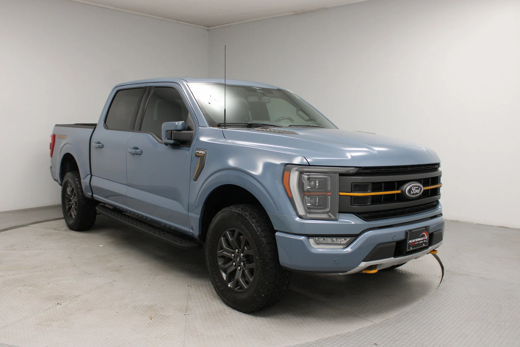 Used 2023 AZURE GRAY METALLIC TRICOAT Ford Tremor 4WD SuperCrew Box image 29