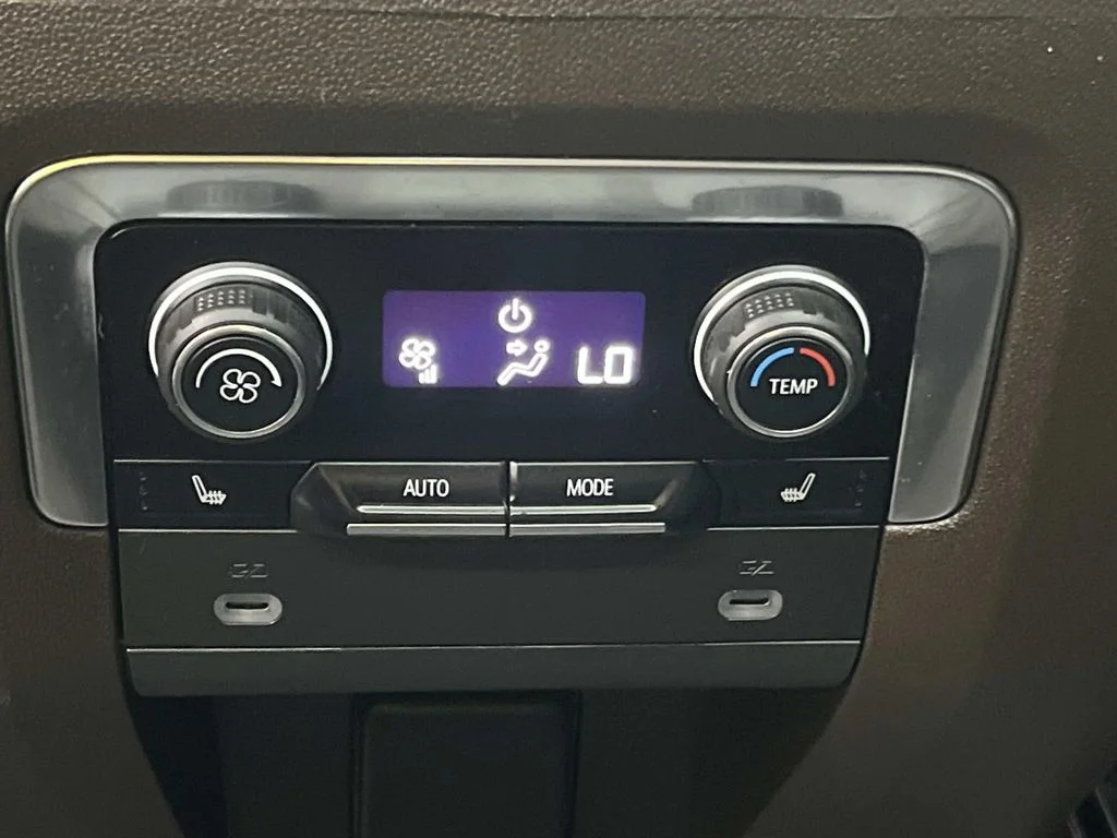 Used 2024 Summit White Chevrolet Z71 image 15