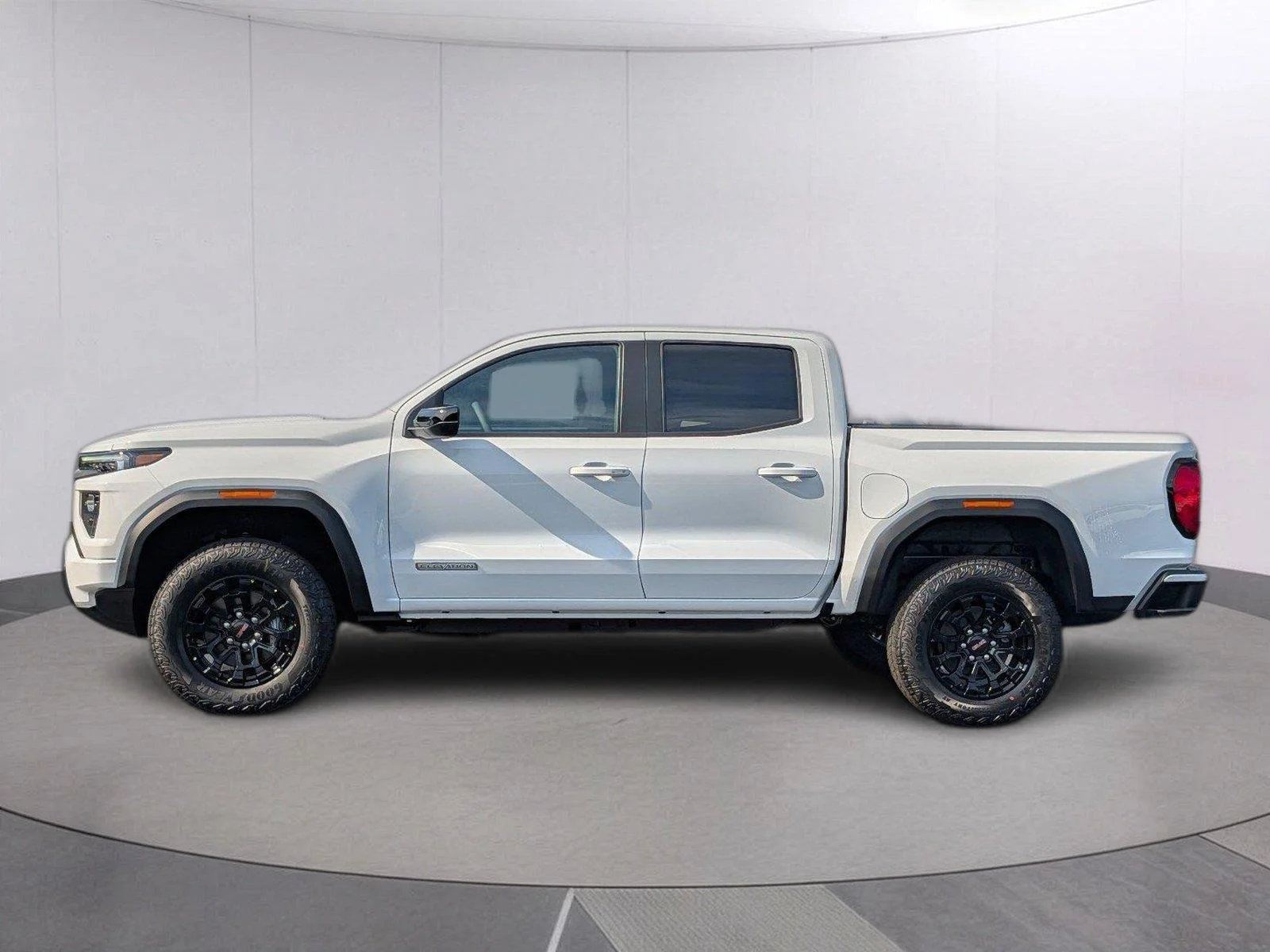 New 2026 Summit White GMC Elevation image 2