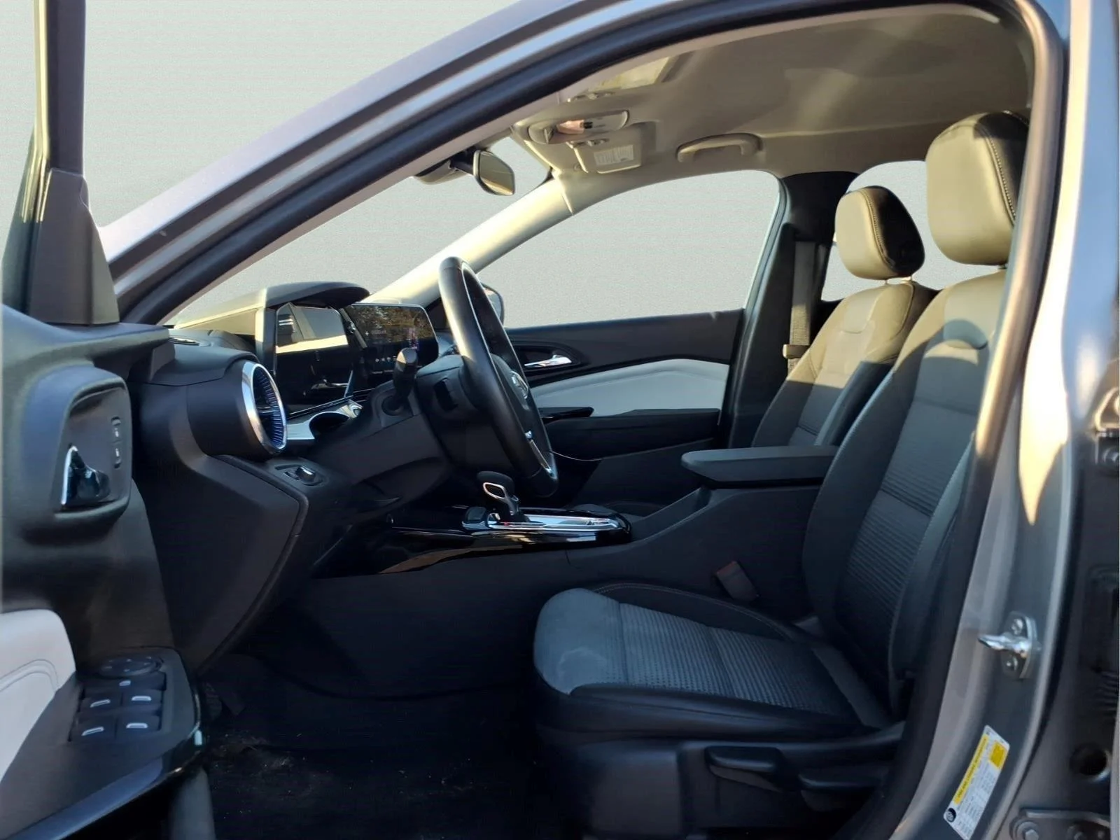 Used 2025 Sterling Gray Metallic Chevrolet LT image 15