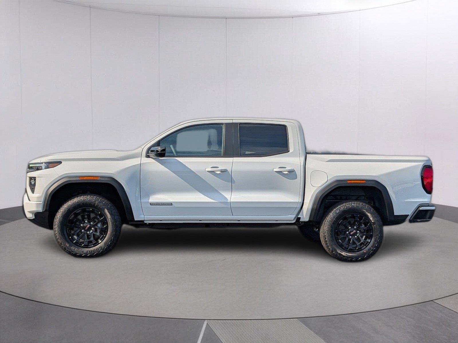 New 2026 Summit White GMC Elevation image 2