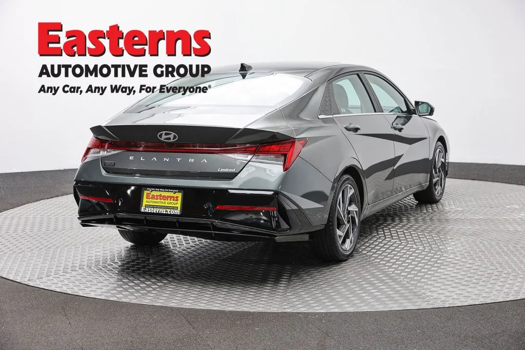 Used 2024 Gray Hyundai Limited image 5