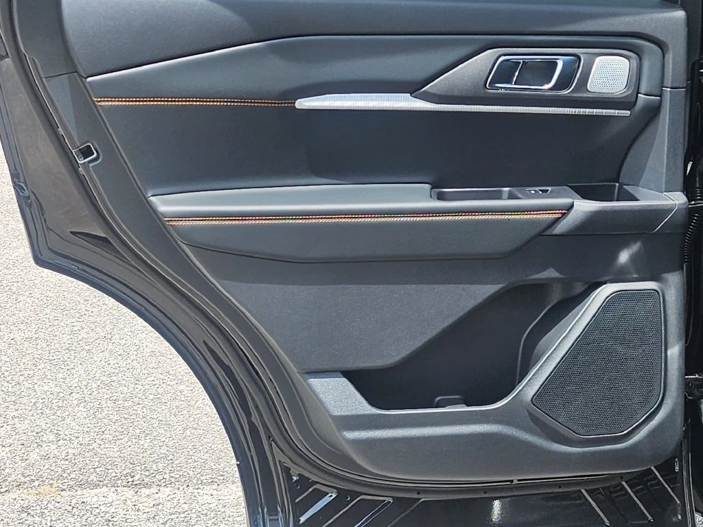 New 2026 Agate Black Metallic Ford Tremor® image 38