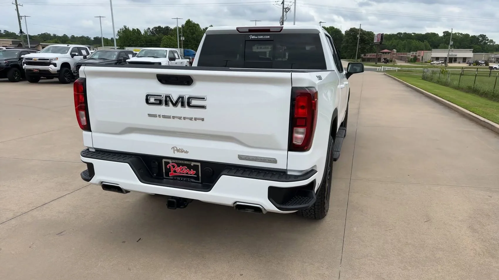 Used 2024 Summit White GMC Elevation image 8
